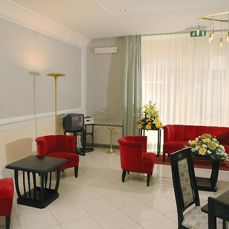 Hotel Centrale Byron Равенна Экстерьер фото