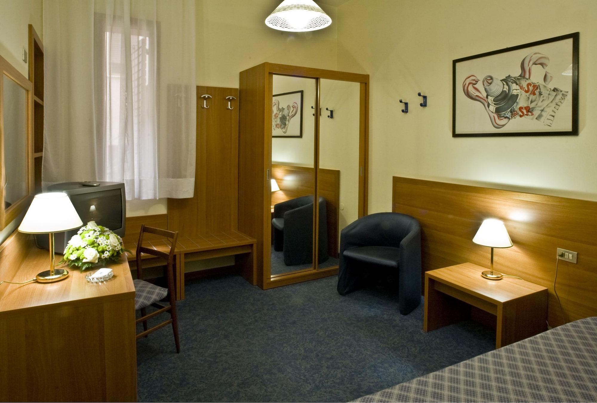Hotel Centrale Byron Равенна Экстерьер фото