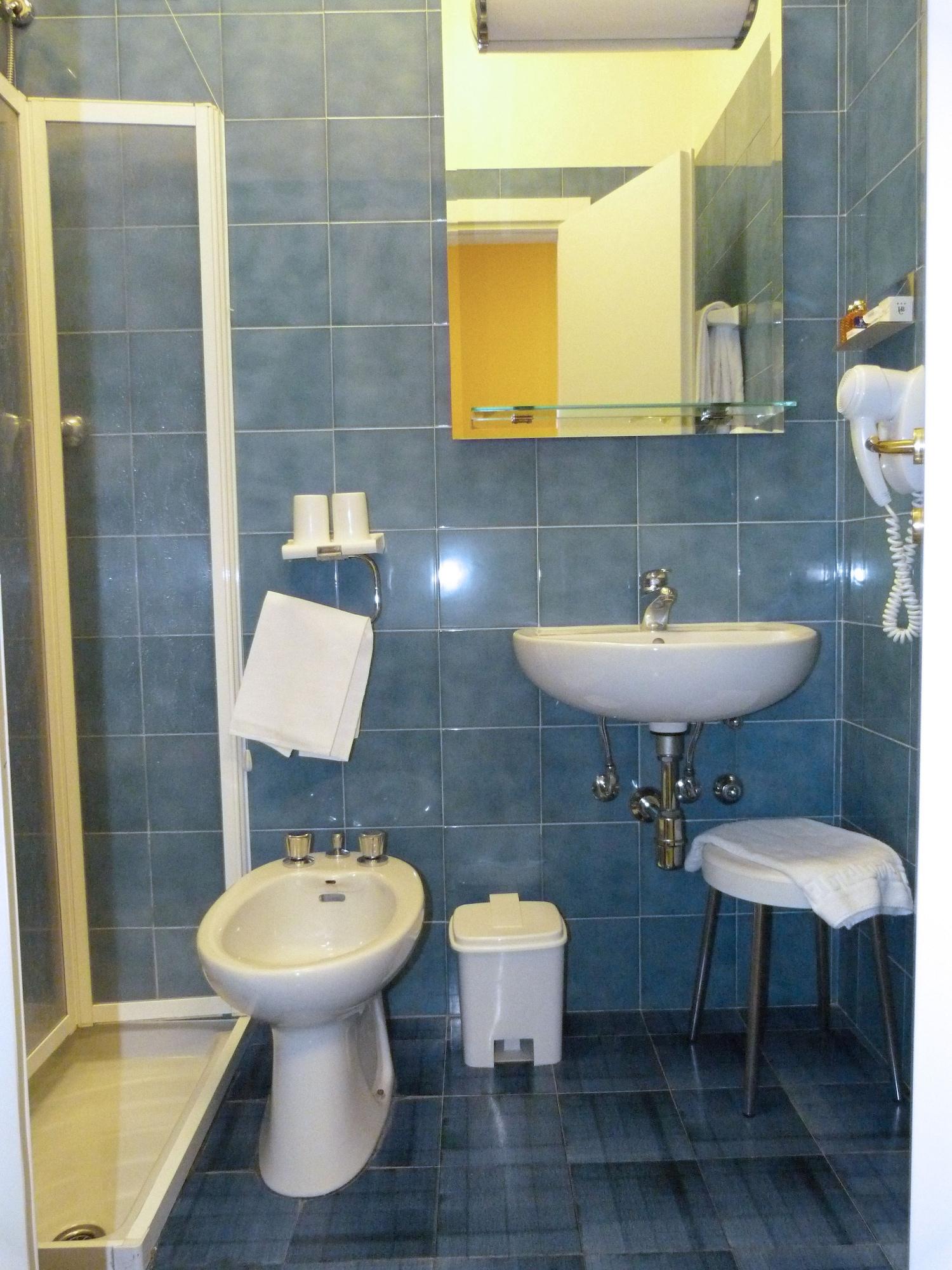 Hotel Centrale Byron Равенна Экстерьер фото