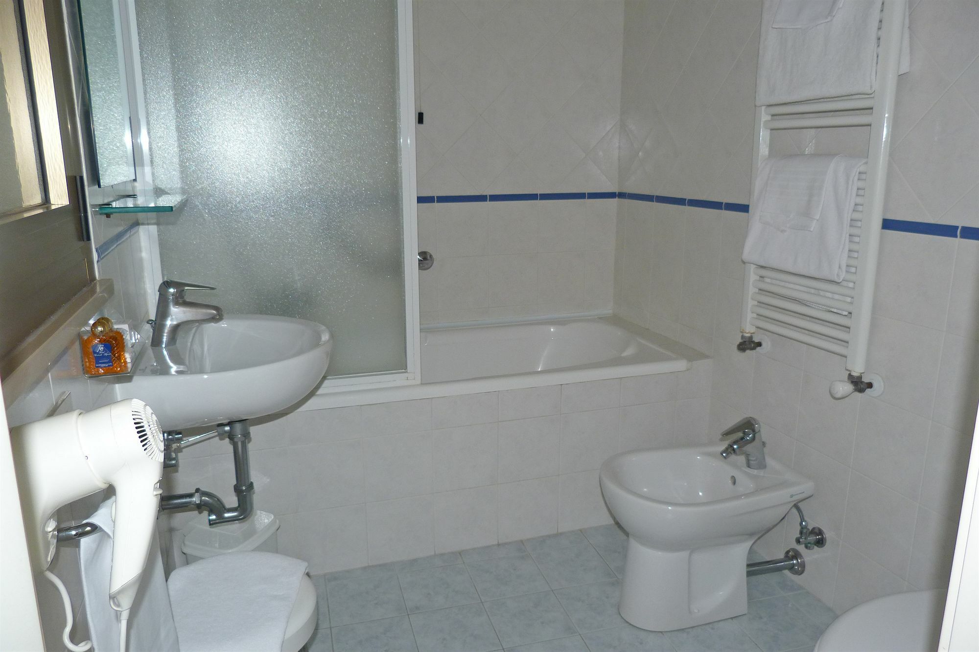 Hotel Centrale Byron Равенна Экстерьер фото